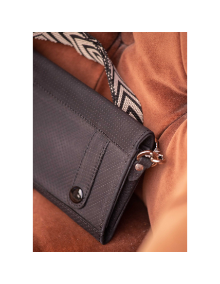 Pochette téléphone Pénélope cuir noir perforé