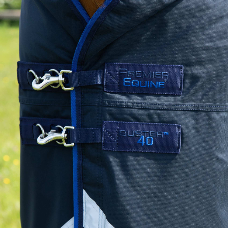 Outdoor horse blanket with neck cover Premier Equine Titan Trio Complete | La sellerie de Maé Outdoor horse blanket with neck cover Premier Equine Titan Trio Complete | La sellerie de Maé