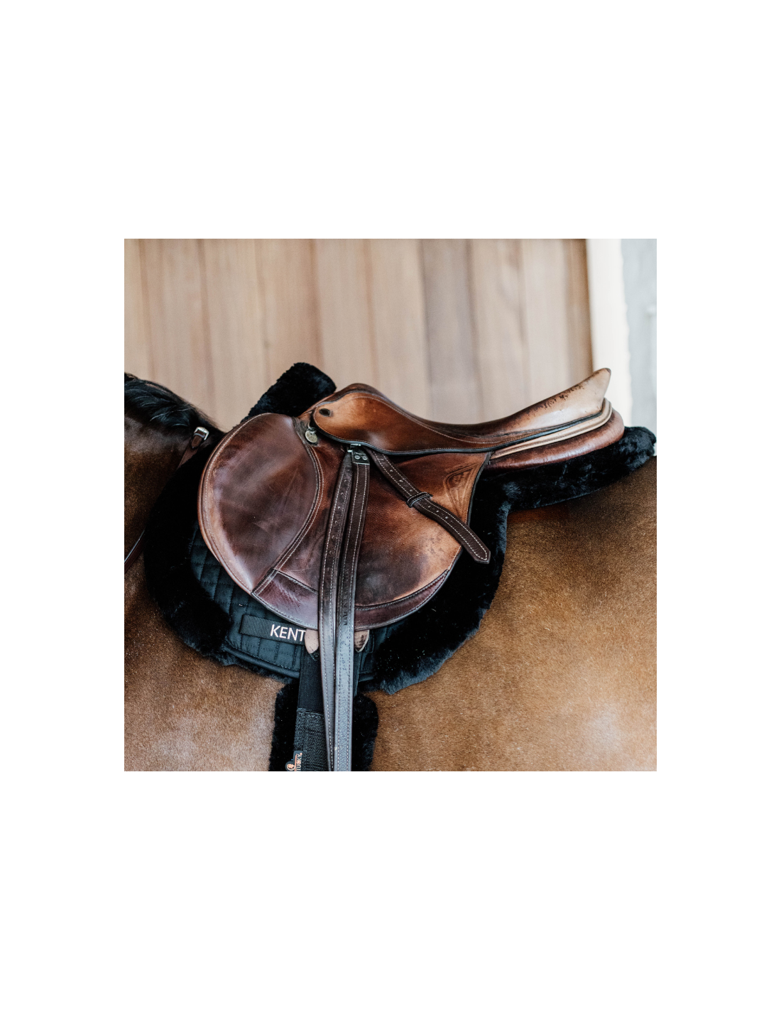 Tapis De Selle Mattes Hunter Correction – Peau De Mouton (17,5 Pouces) – Bon état