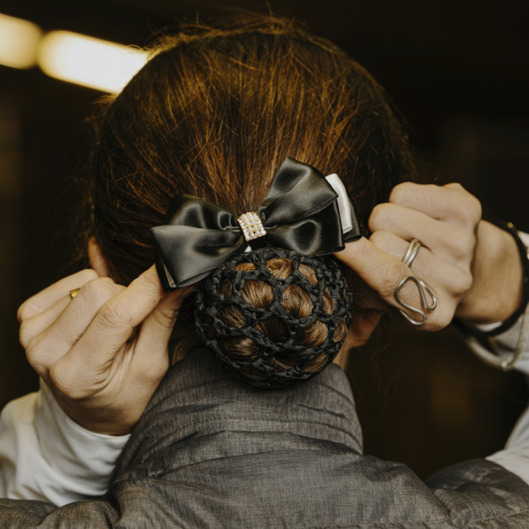 Résille Pour Cheveux Equithème Avec Barette Perle Noir/Blanc