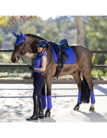 Tapis de Selle LeMieux Square Dressage en Carbon Mesh Jacinthe