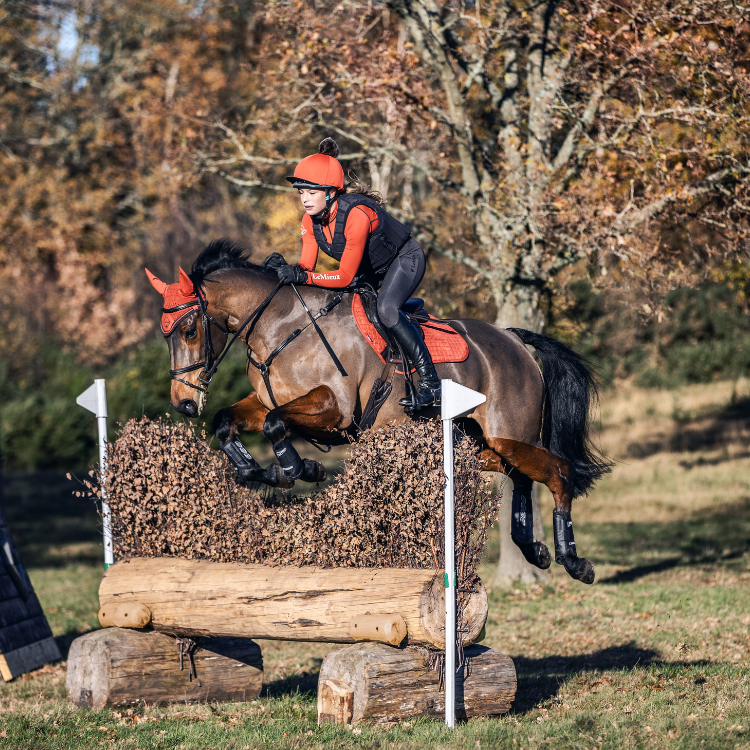 Tapis de Selle LeMieux Square CSO en Suédine Terre de Sienne