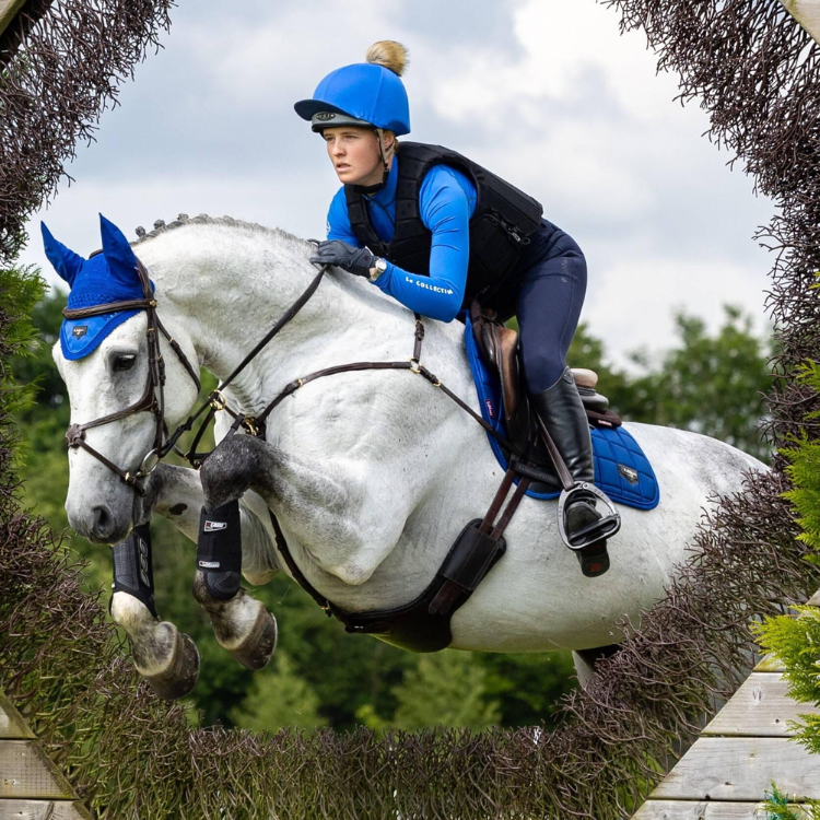 Tapis De Selle LeMieux Classic Close Contact Carré Loire Jumping Bleu benetton