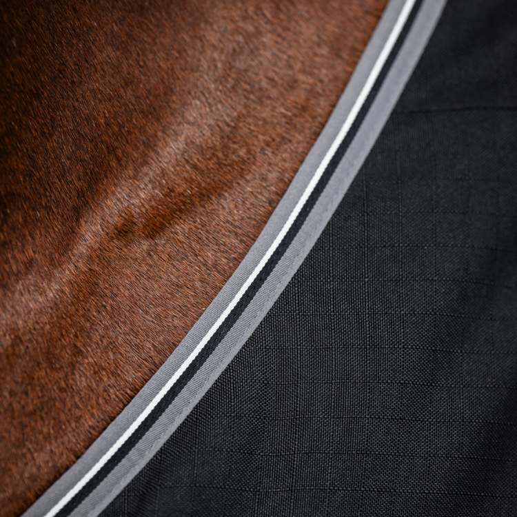 Couverture Horseware Rambo Stable Rug 100gr NOIR/GRIS ORAGE/ARGENT